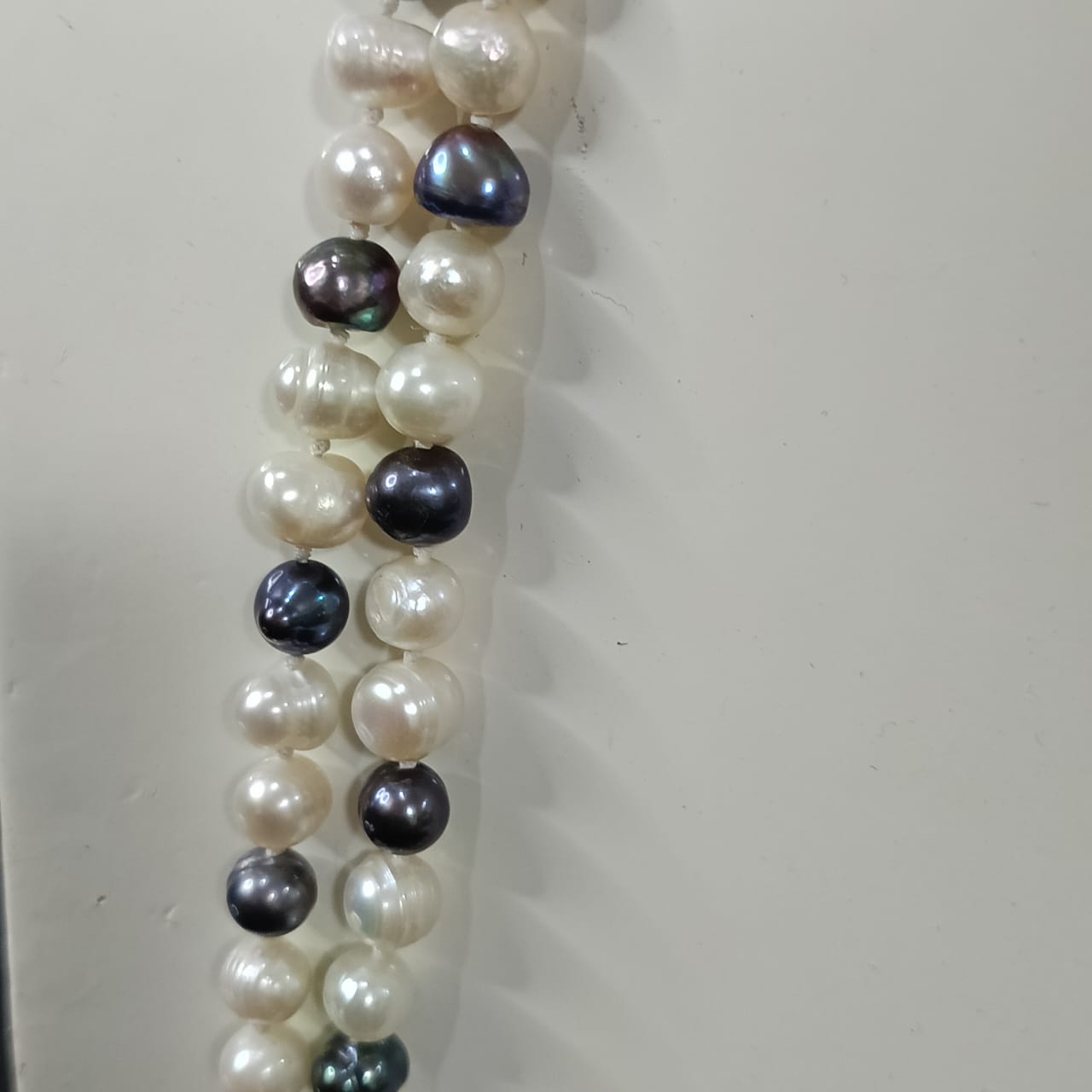 عقد تحفة بالؤلؤ فضي وأبيض طبيعي