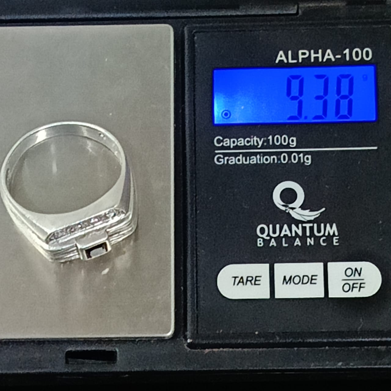 خاتم فضة تحفة مرصع بالأحجار