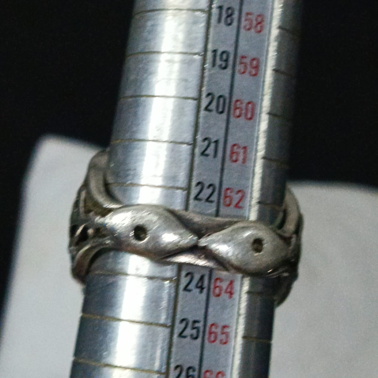 خاتم فضة تحفة مرصع بحجر عقيق مصور