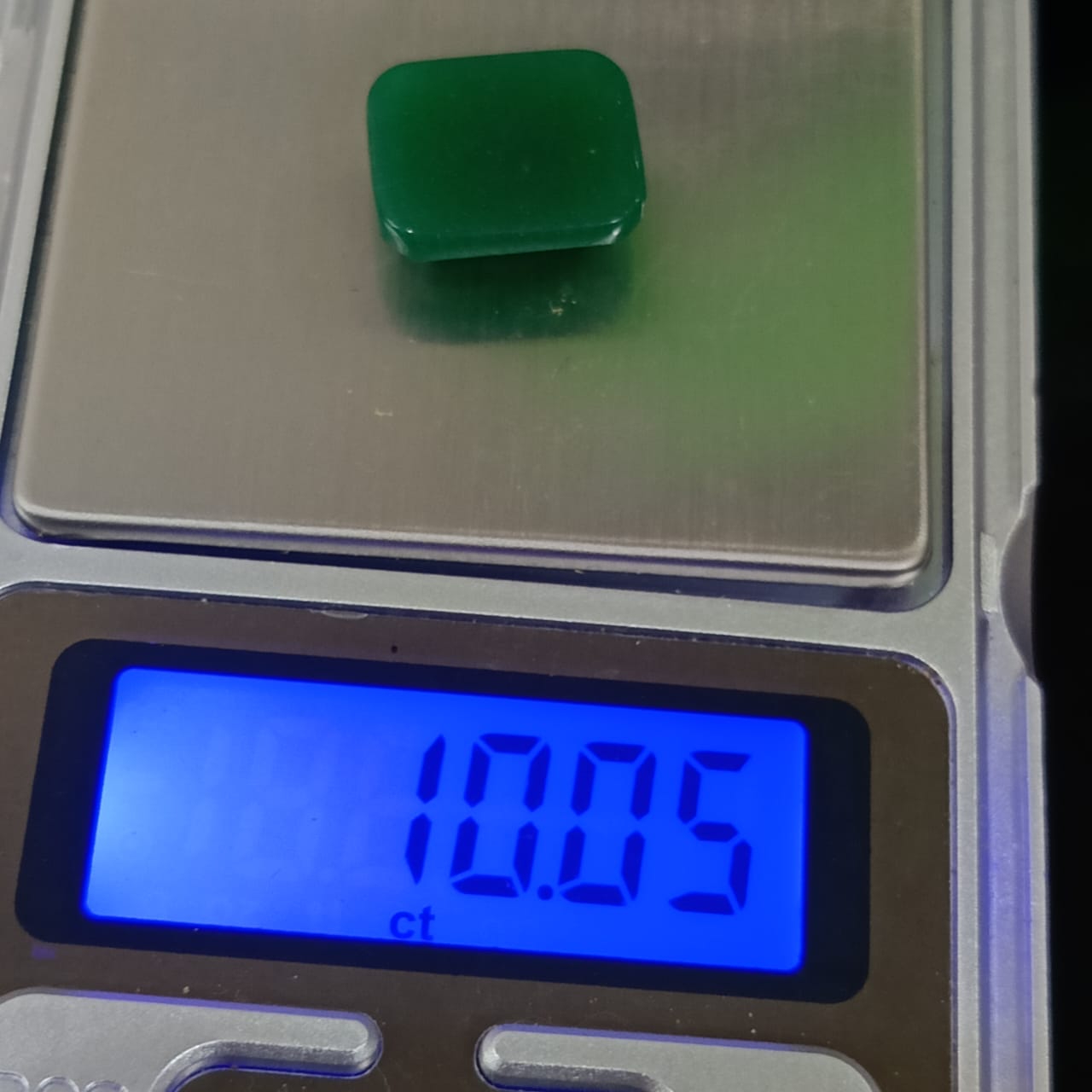 فص حجر عقيق أخضر