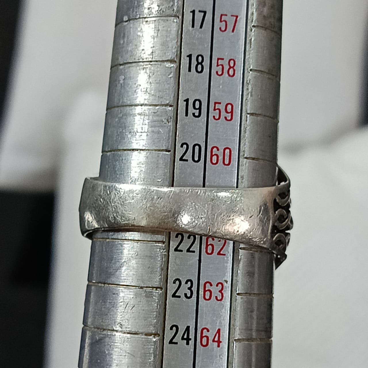 خاتم فضة بحجر ياقوت