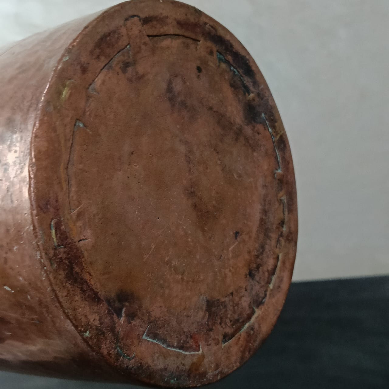 دلو تحفة أنتيك من نحاس أحمر ثقيل وزن