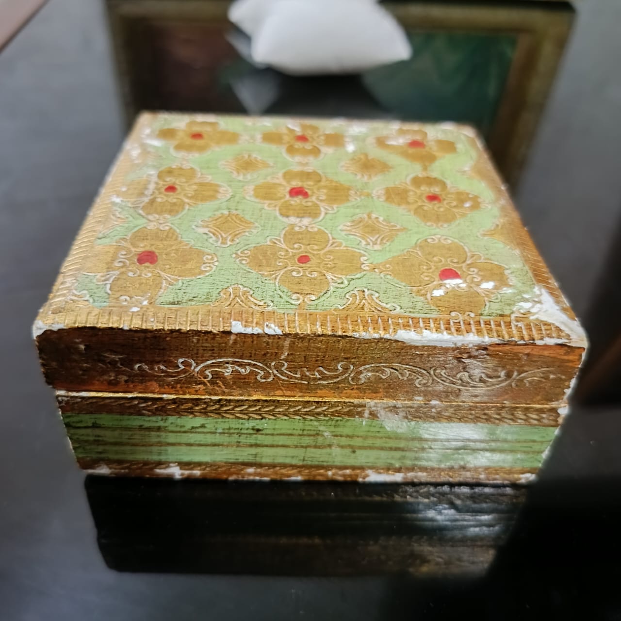 علبة مجوهرات تحفة خشب