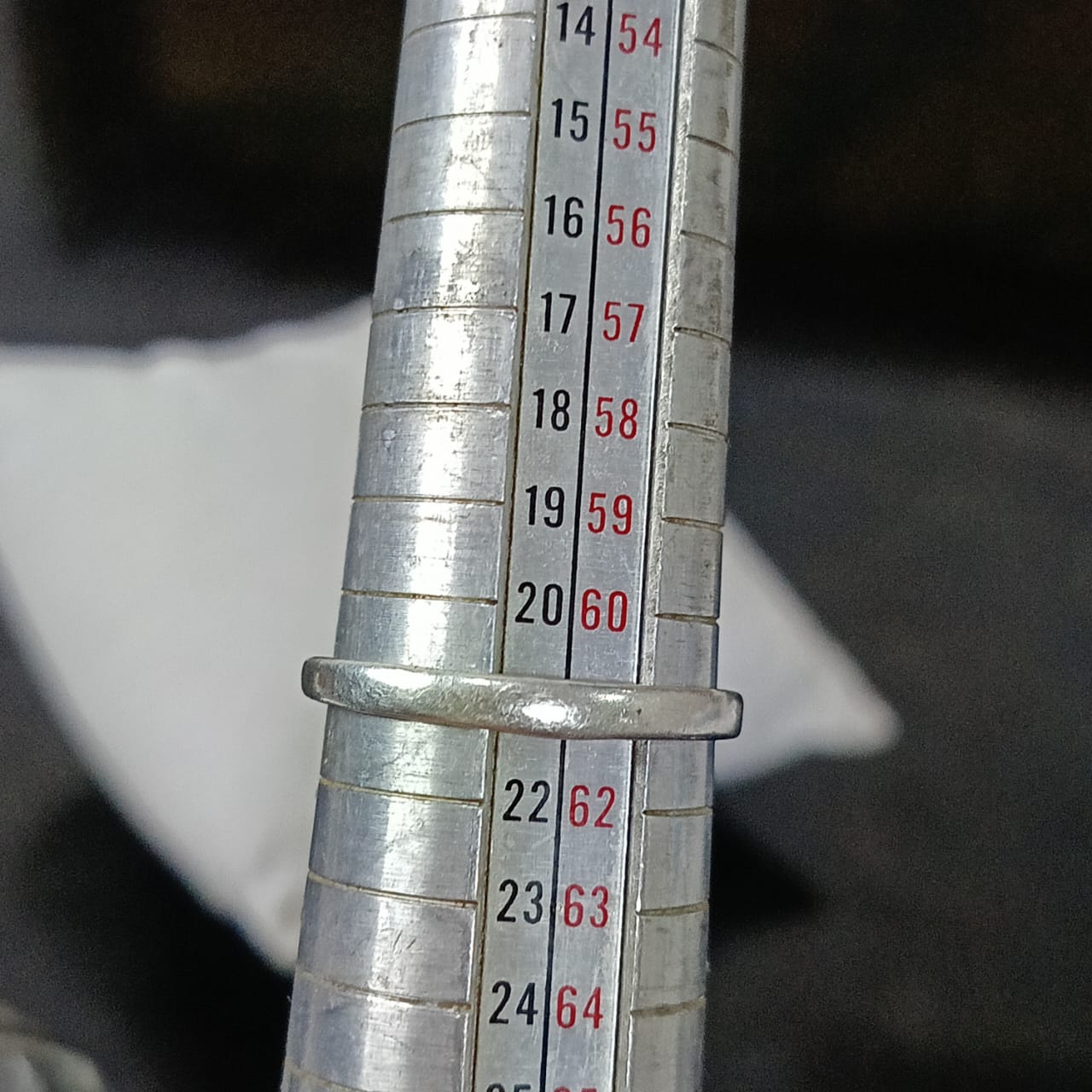 خاتم فضة نسائي بحجر امتيست