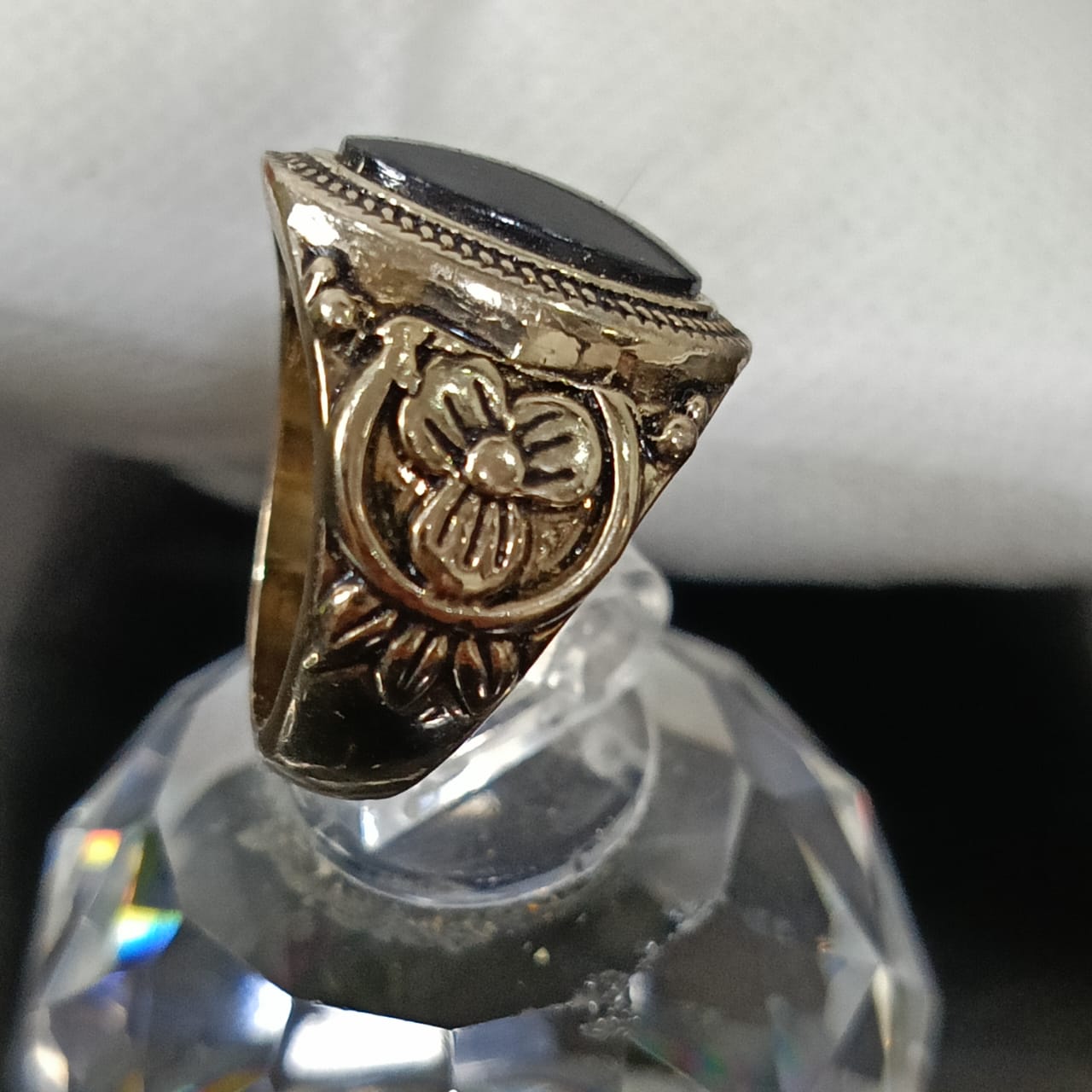 خاتم بلاكي أبيض