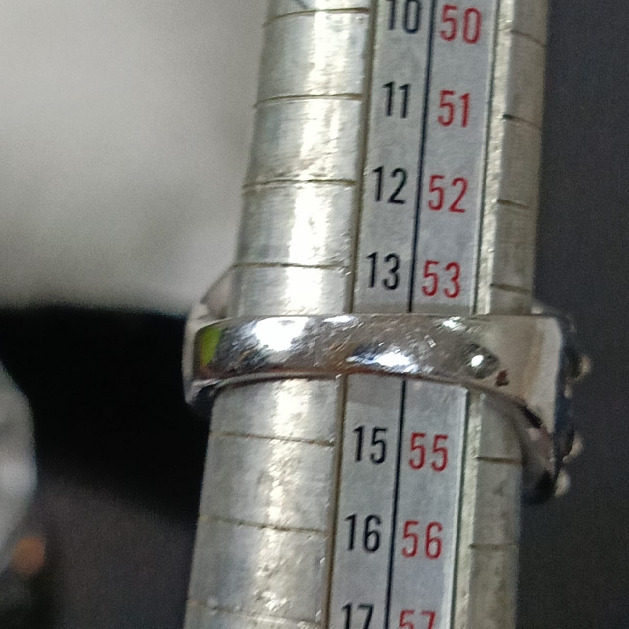 خاتم بلاكي أبيض