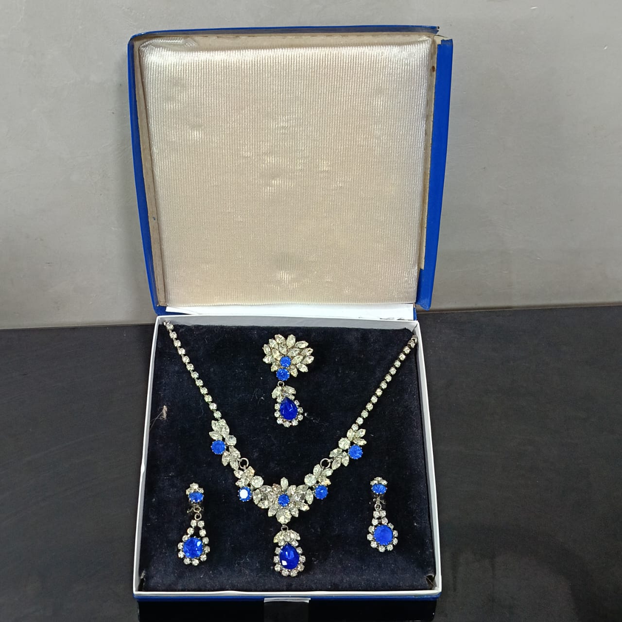 Ancien parure en plaqué or blanc