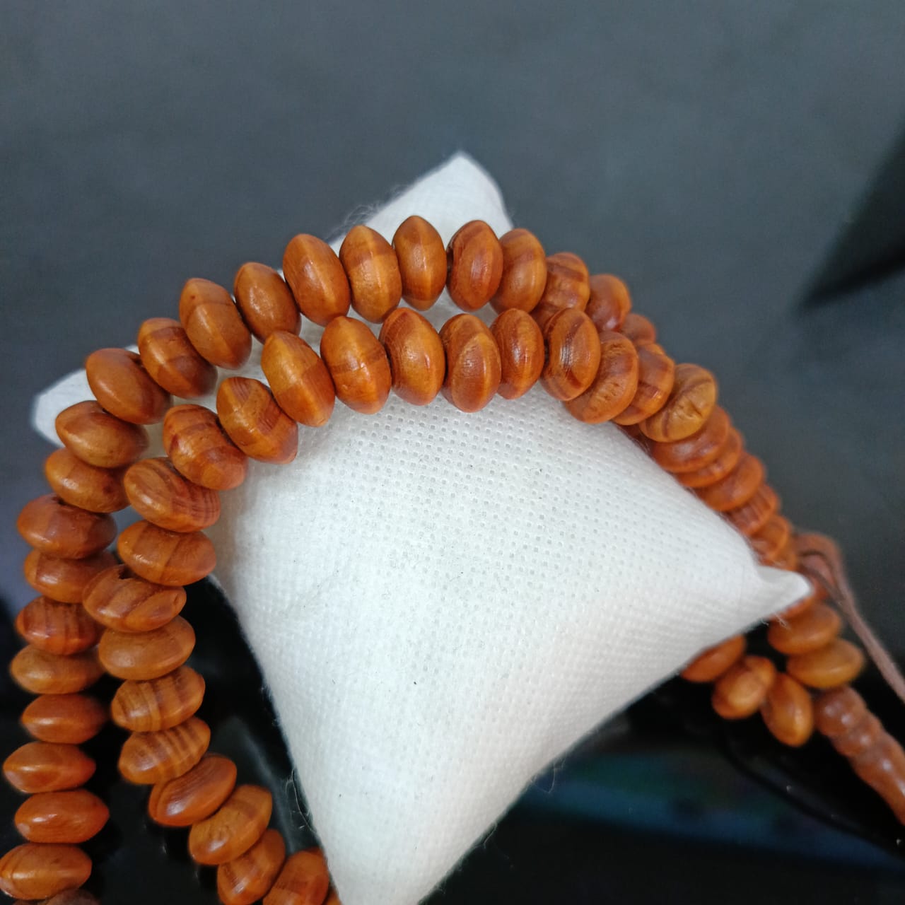 سبحة عتيقة مميزة بهشب نادر