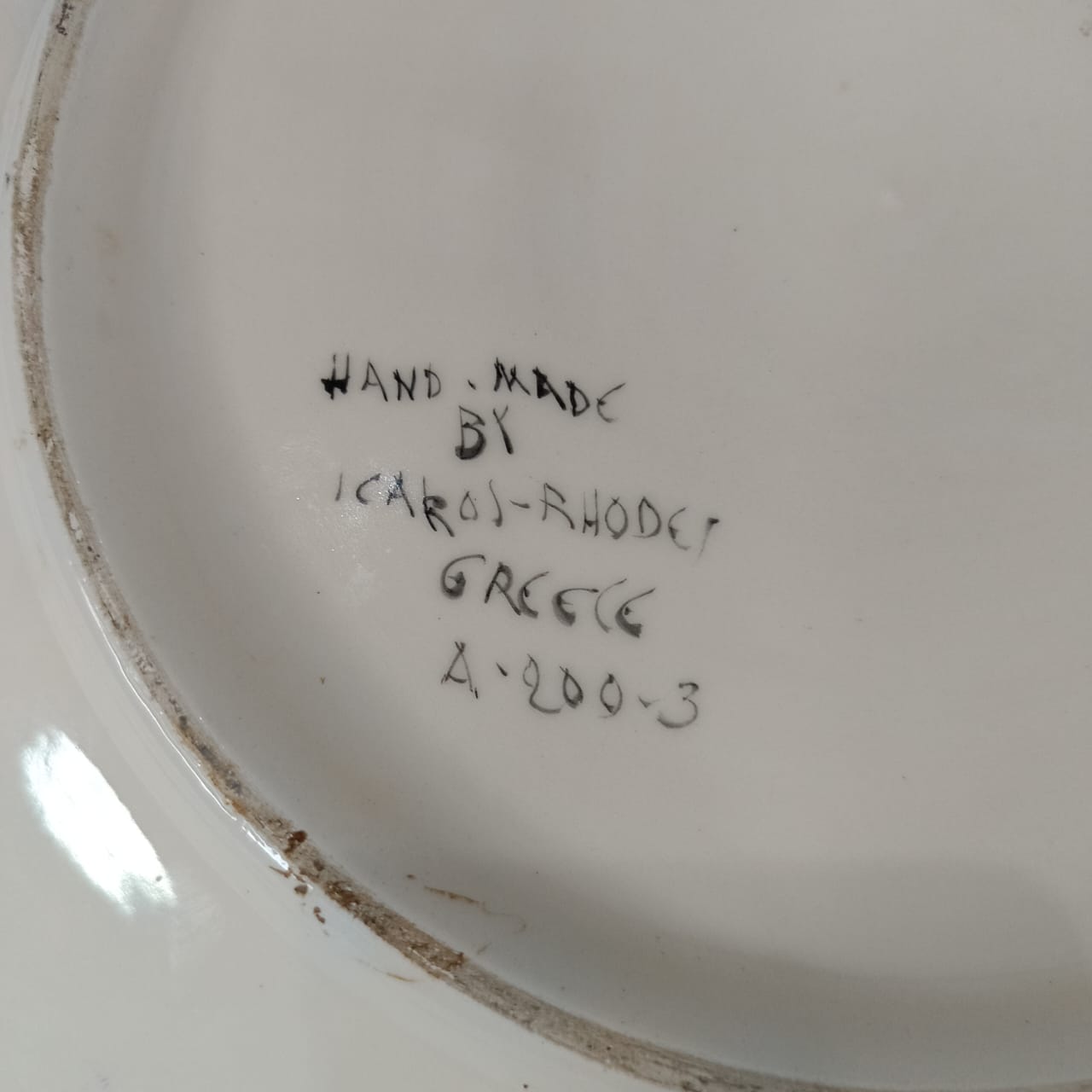 Ancien plat décoratif original porcelaine signé