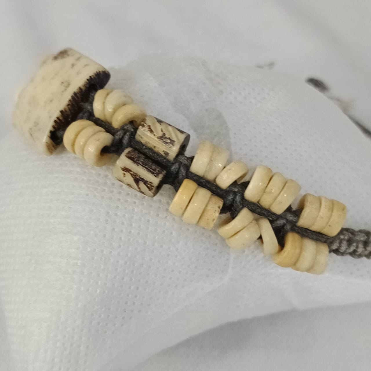 سوار قديم من عااج بحاجة للإصلاح