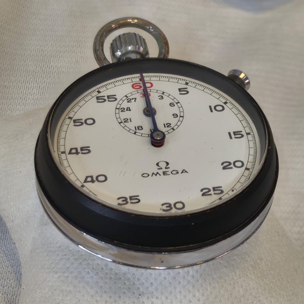 Chronomètre Omega mécanique vintage original
50mm
Prix 22000