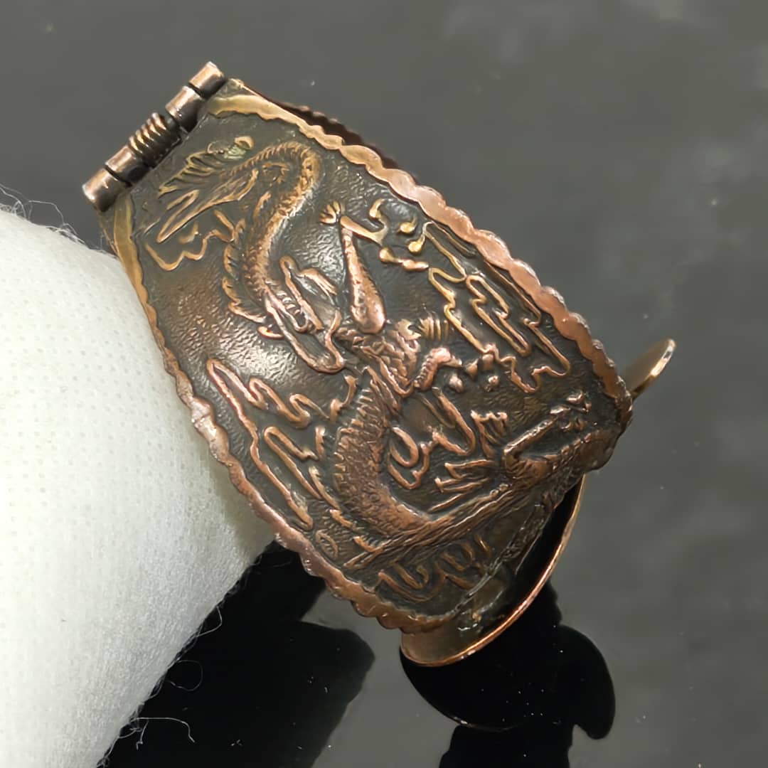 سوار صيني عتيق مزخرف نحاس أحمر
قطر 6cm
Prix 12000