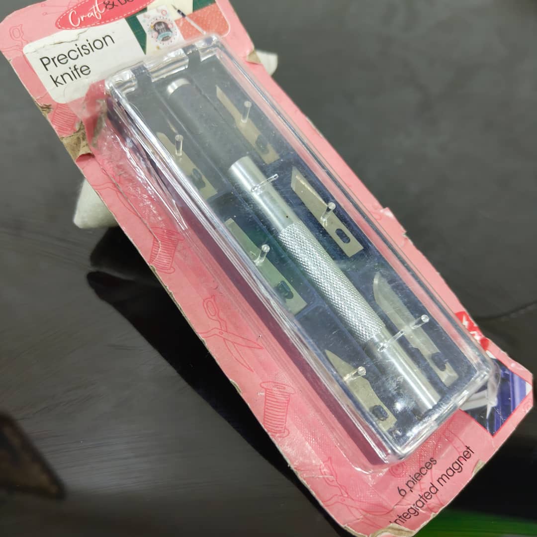 أداة تقطيع جديدة
طول 21cm
Prix 5000