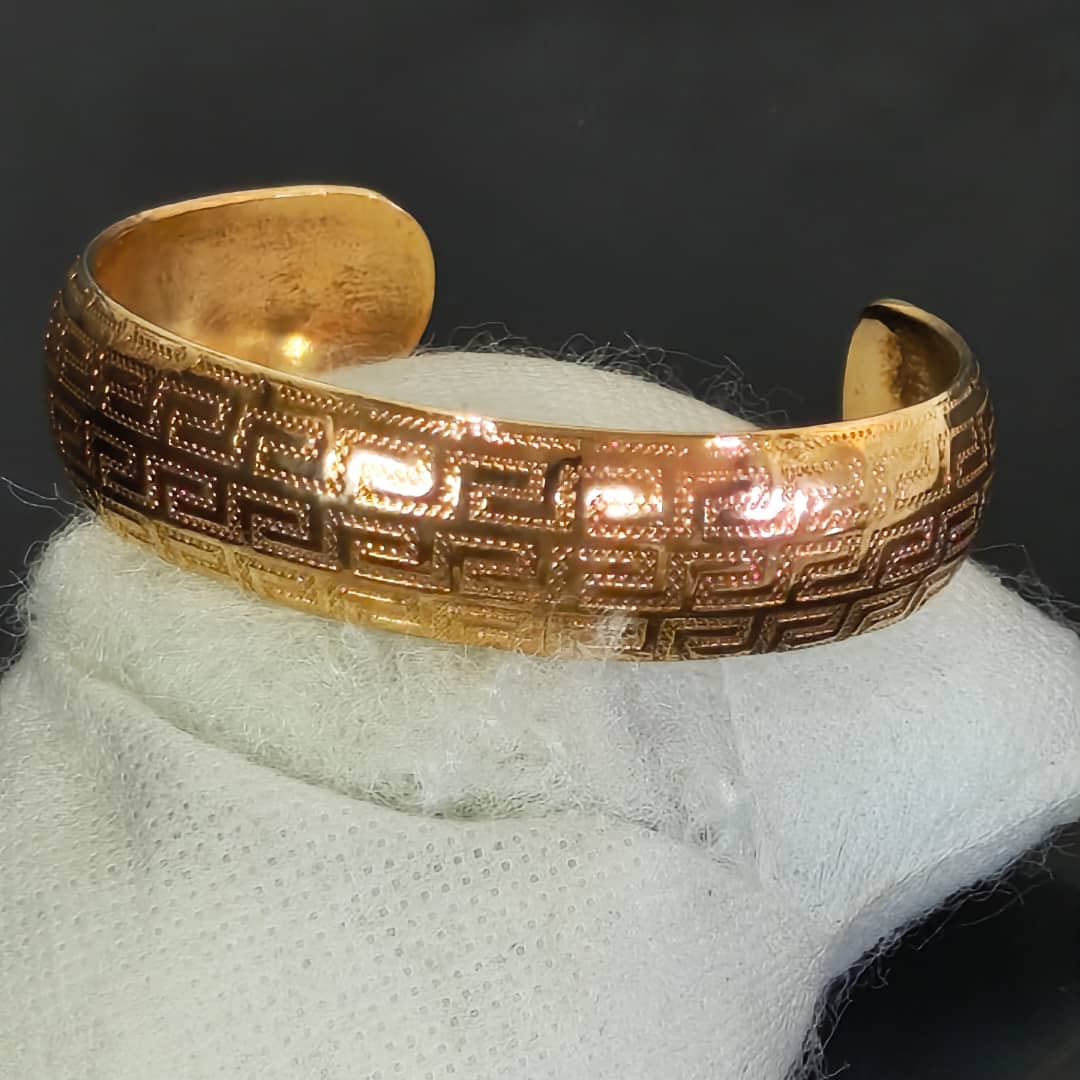 سوار بلاكي فرنسي
قطر 6 cm
Prix 4500