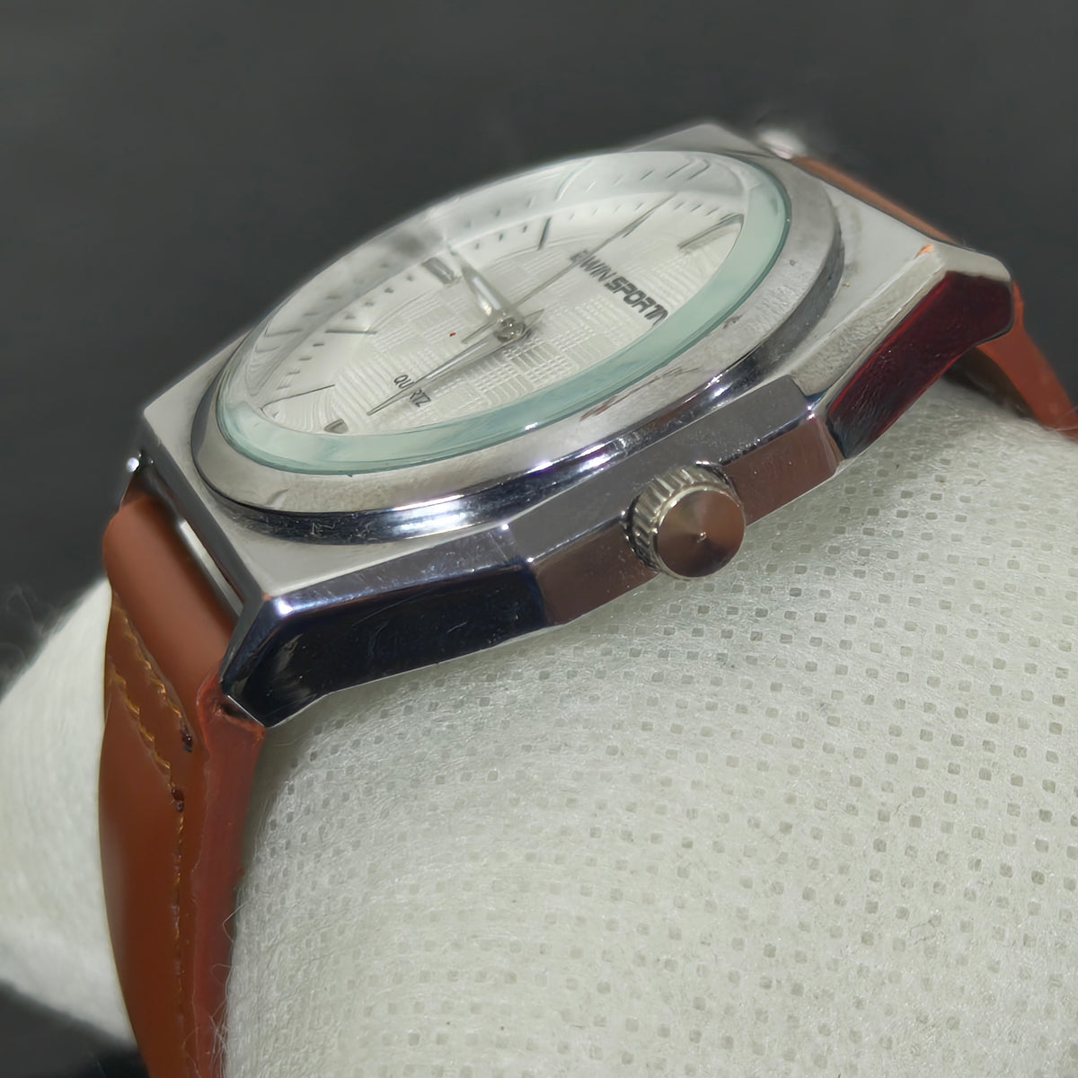 Montre bwn sport Quartz original ثمنمية ألف
40mm
Prix 8000