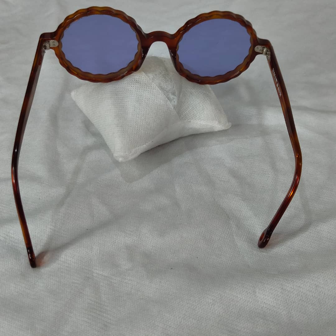 Lunette hally &son original
51/21
Prix 12000