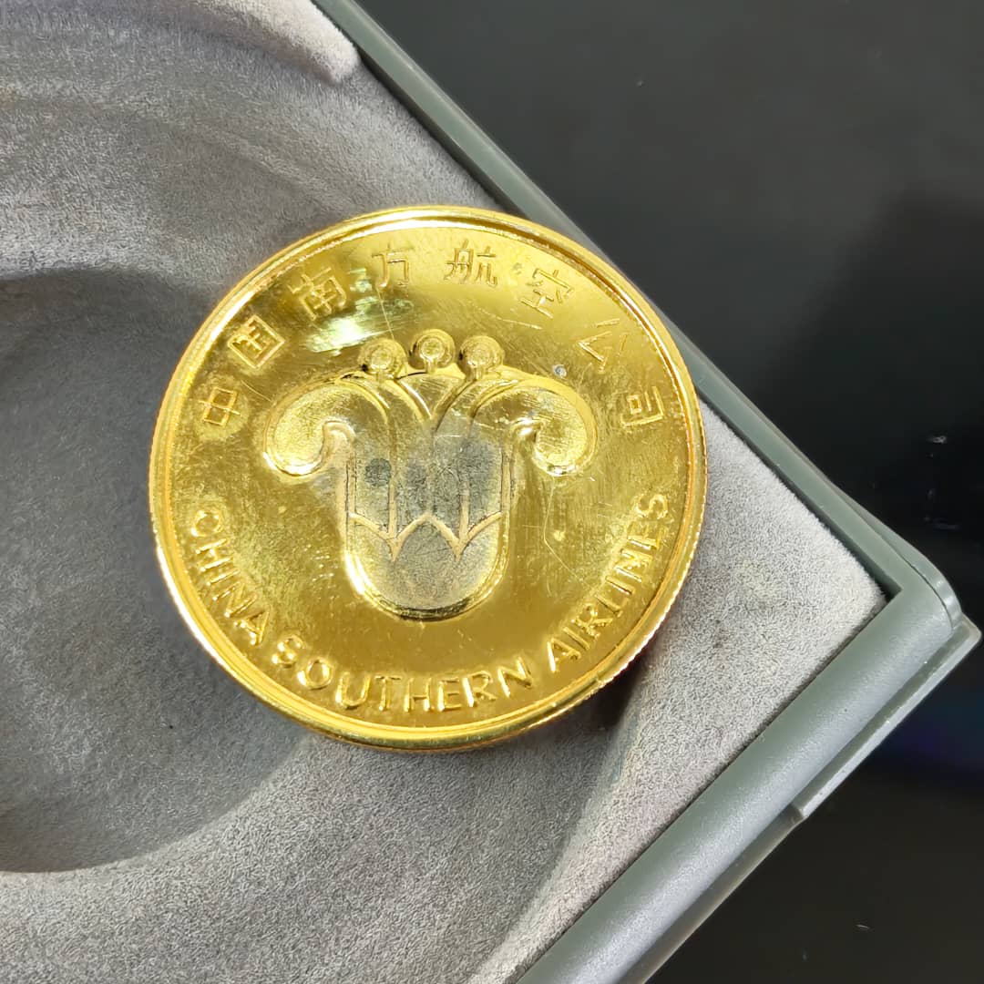Médaille arthus Bertrand paris
قطر 7cm
Prix 10000