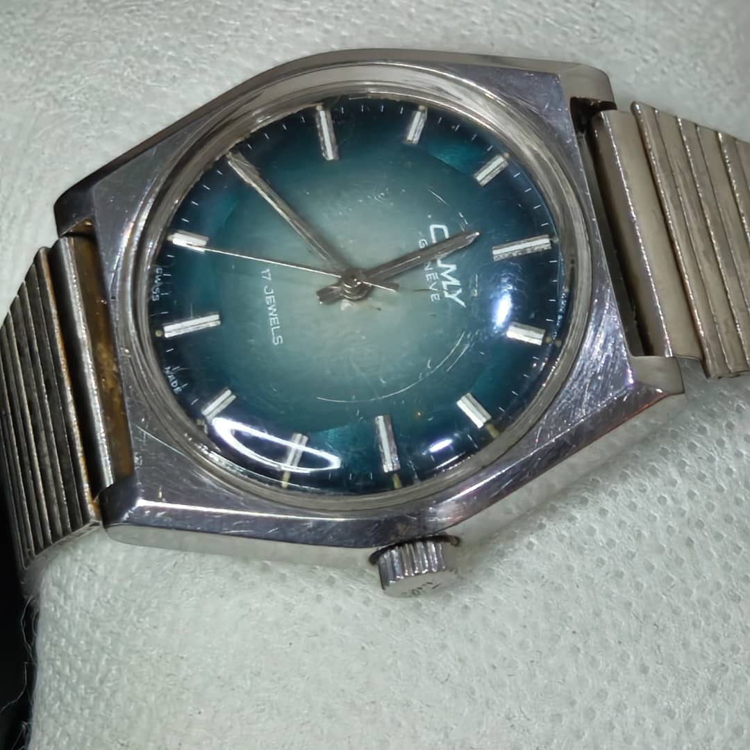 Montre camy mécanique vintage
38cm
Prix 15000