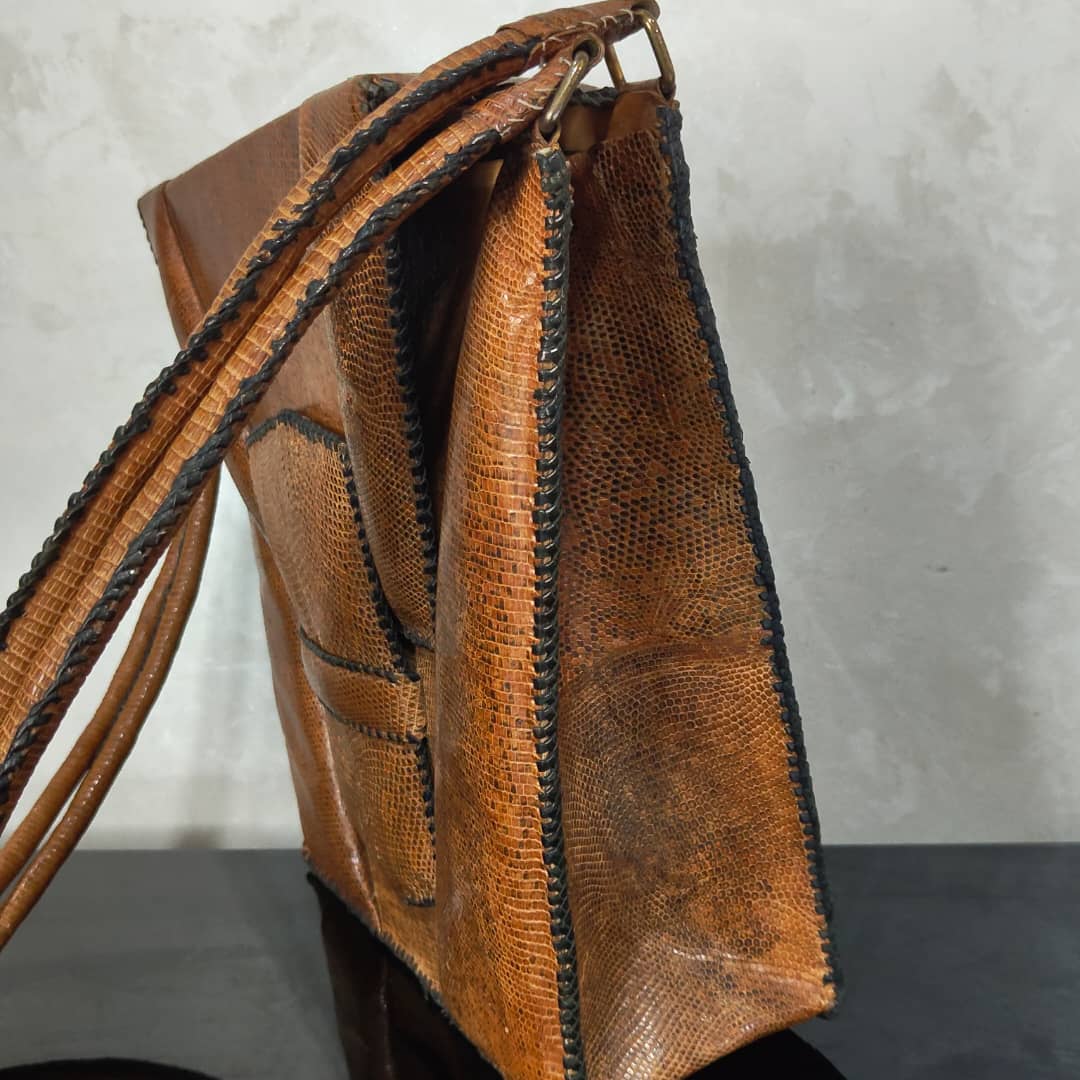 Sac en cuir original femme مليون ونص
30cm/30cm
15000