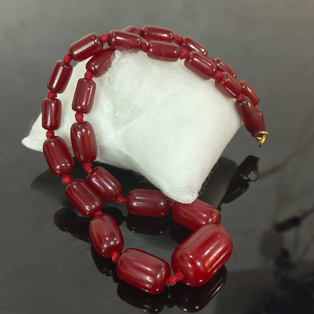 عقد تحفة بحجر كهرمان أحمر
طول مغلق 23cm
Prix 12000