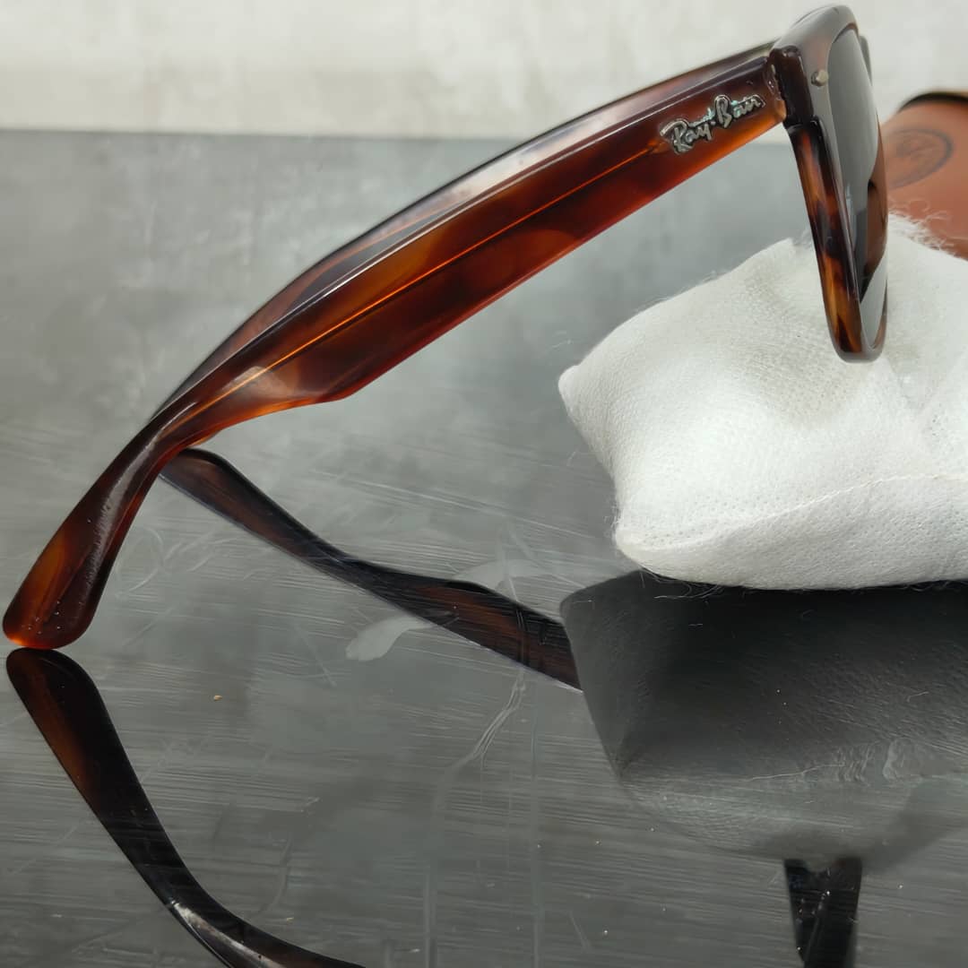 Lunette ray ben usa bl original مليون وربعمية ألف
14000
