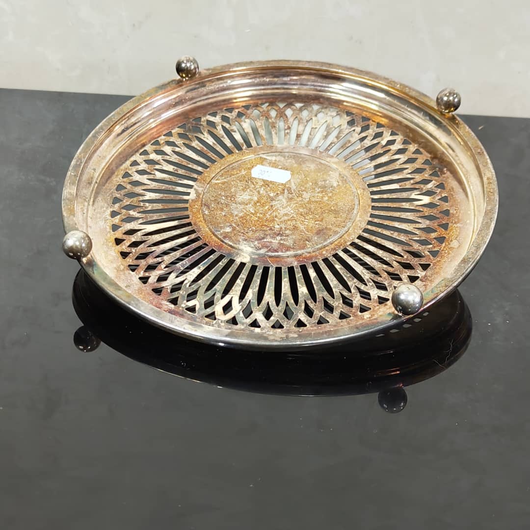 تحفة تغليف فضة
قطر 25cm
Prix 14000