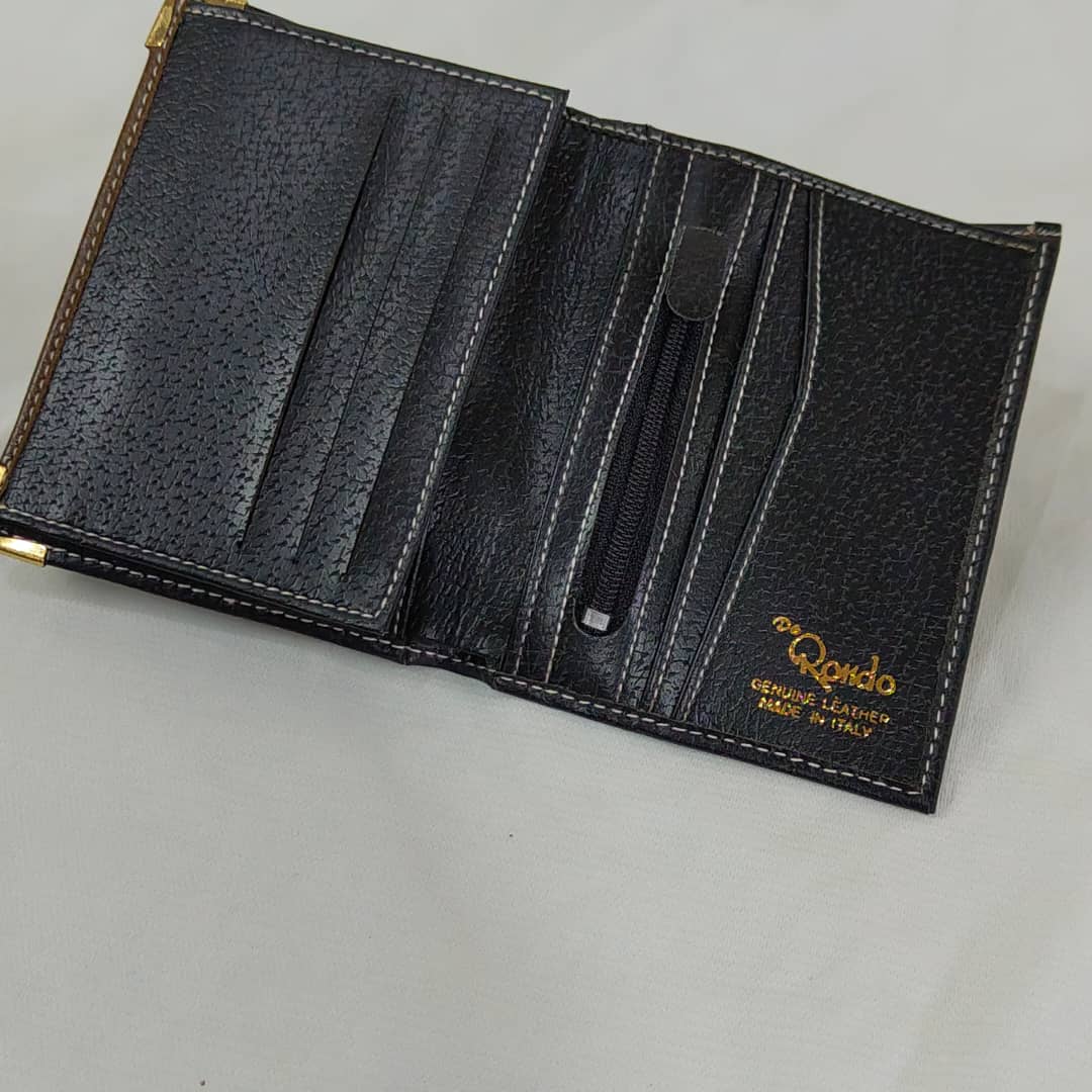 Portefeuille rondo en cuir original
18/12cm
Prix 6000
