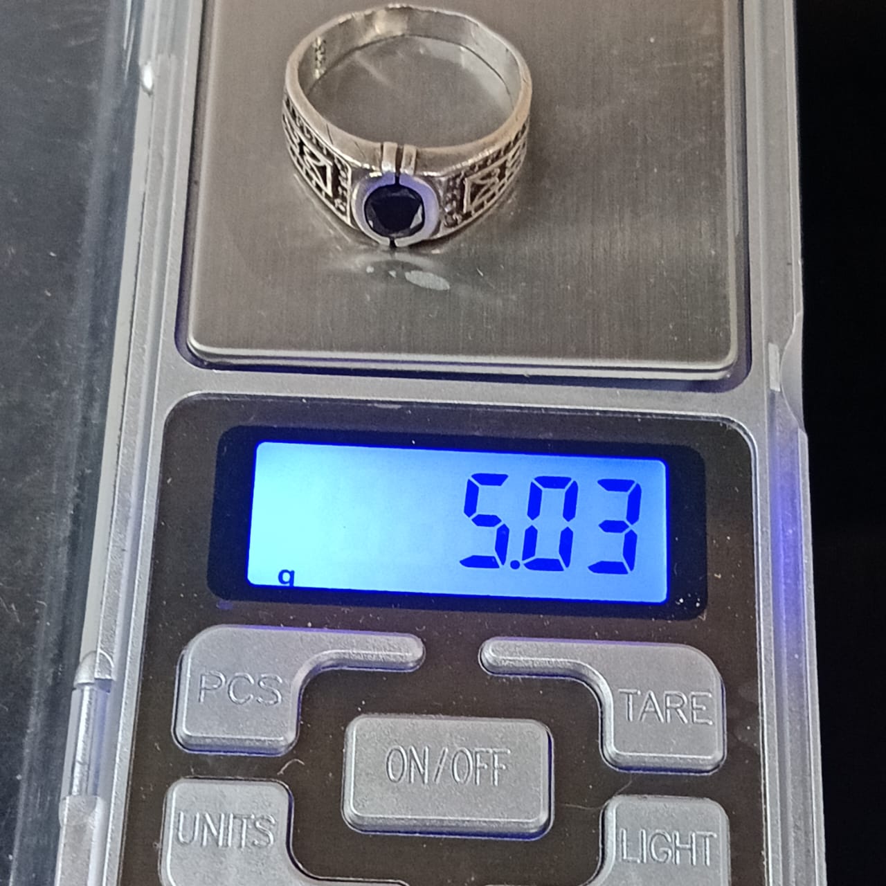 خاتم فضة بحجر عقيق أسود