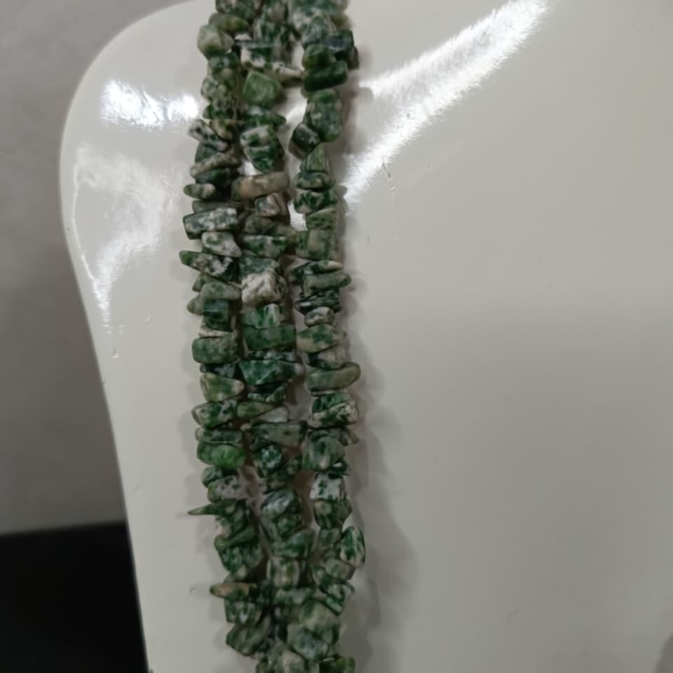 عقد ثلاثي تحفة بحجر عقيق مزكرش طبيعي