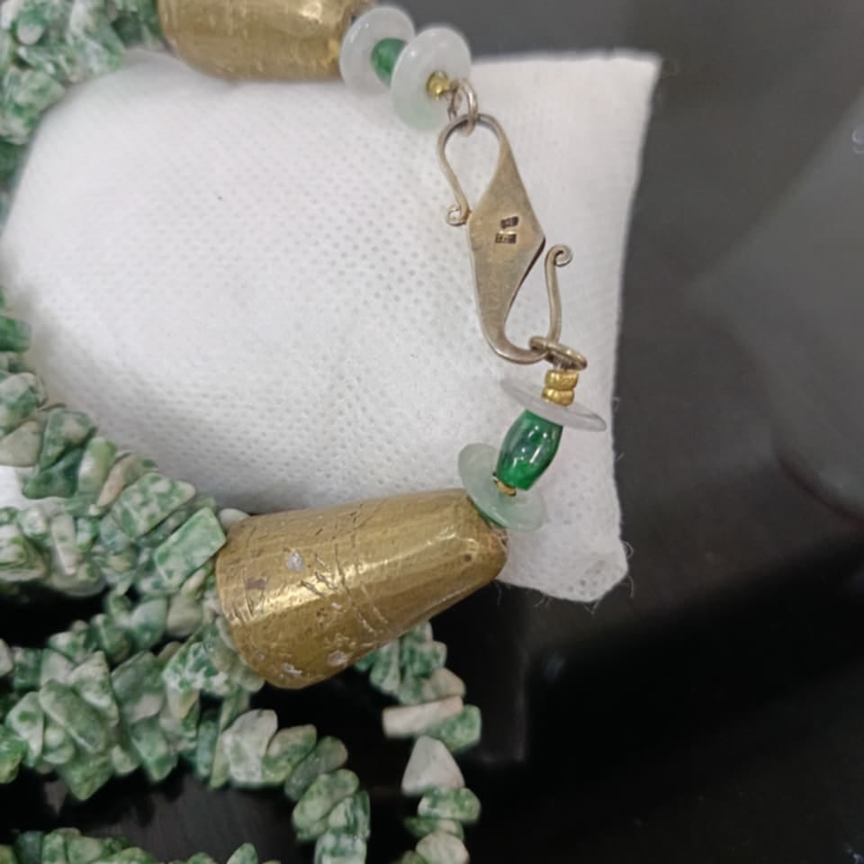 عقد ثلاثي تحفة بحجر عقيق مزكرش طبيعي