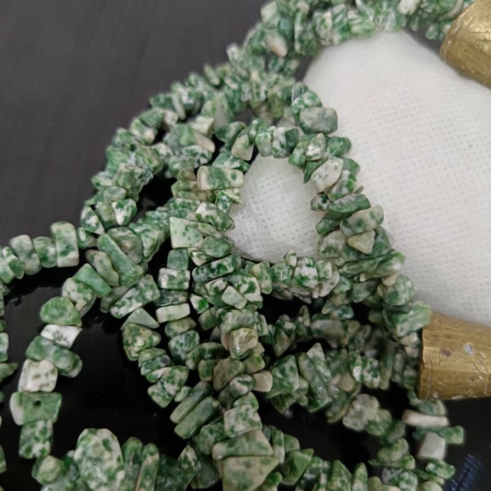 عقد ثلاثي تحفة بحجر عقيق مزكرش طبيعي