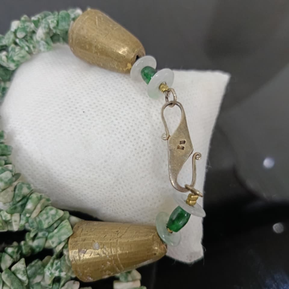 عقد ثلاثي تحفة بحجر عقيق مزكرش طبيعي