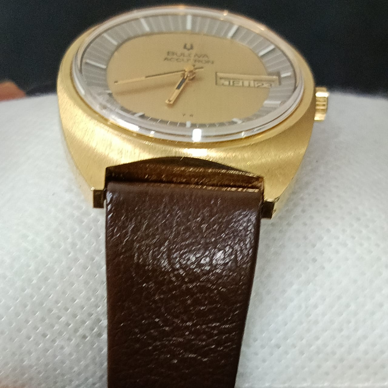 Montre bulova accvtron elctro-mécanique