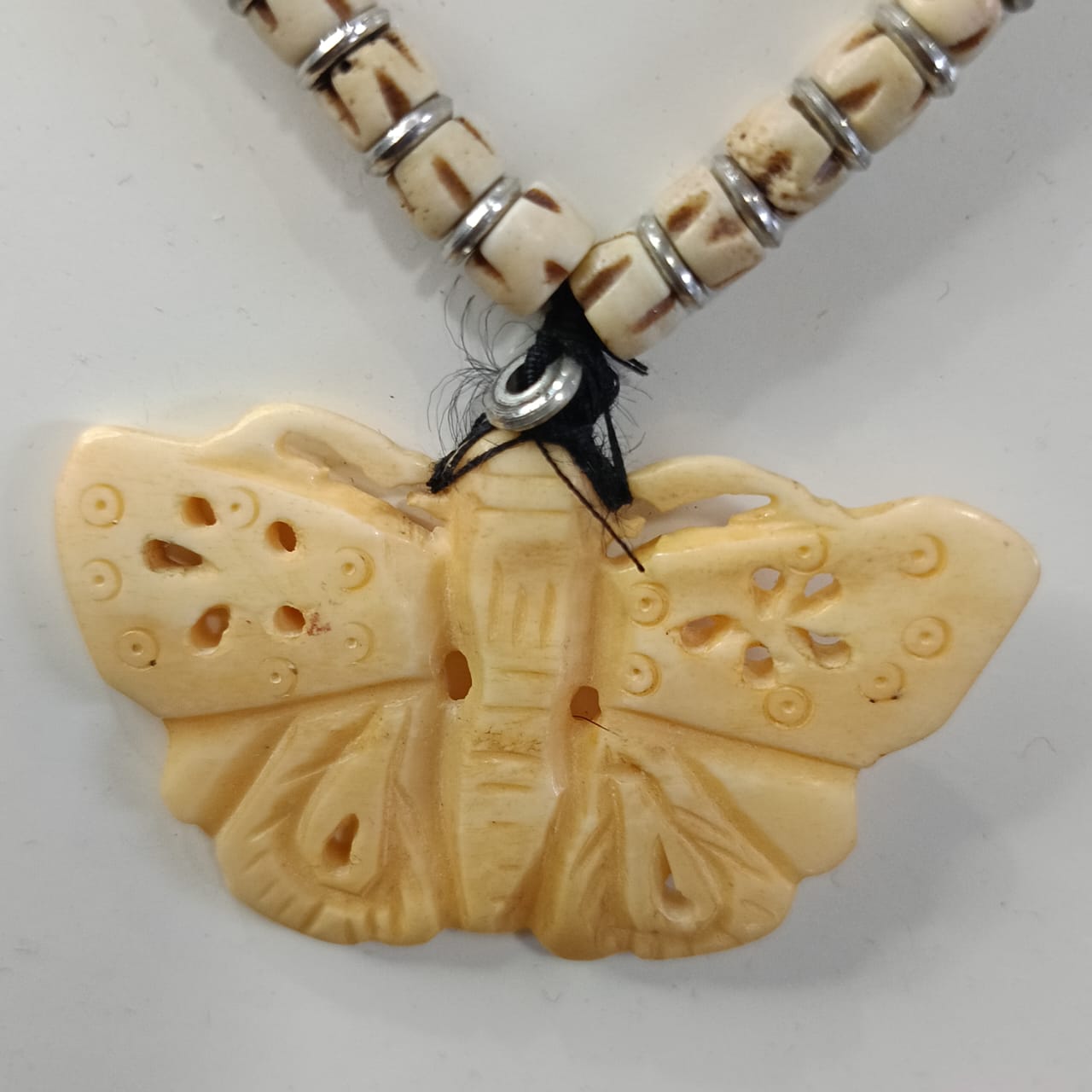 عقد أنتيك عااج