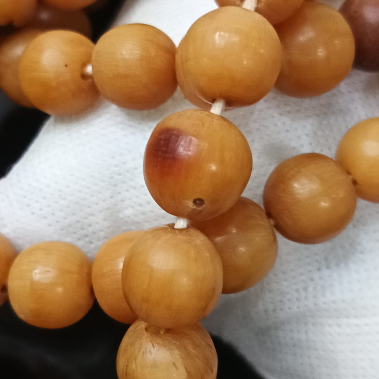 سبحة قديمة بالعوود الفواح