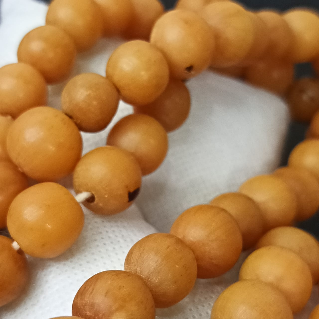 سبحة قديمة بالعوود الفواح