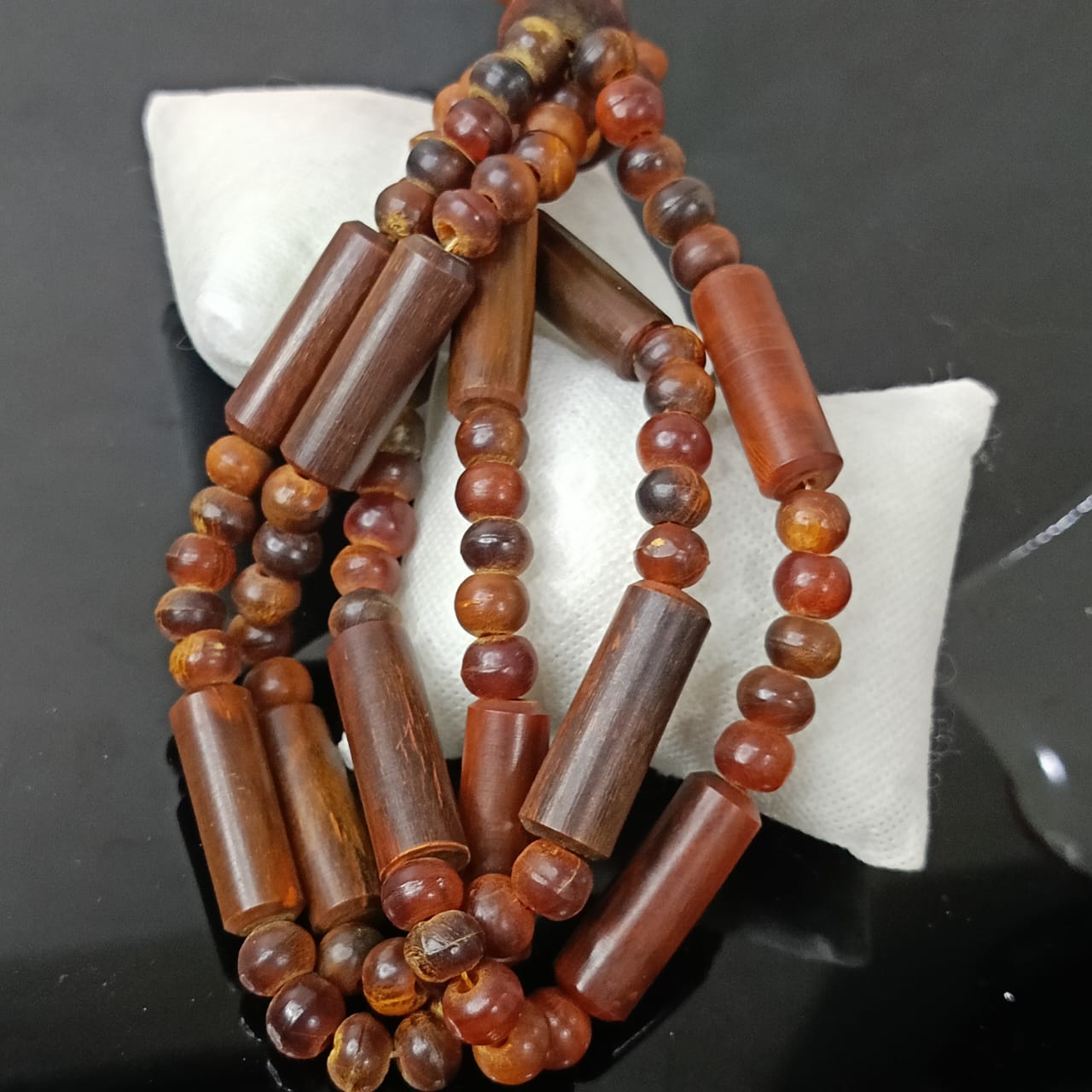 عقد تحفة نادر بعااج وحيد القرن خرتيت