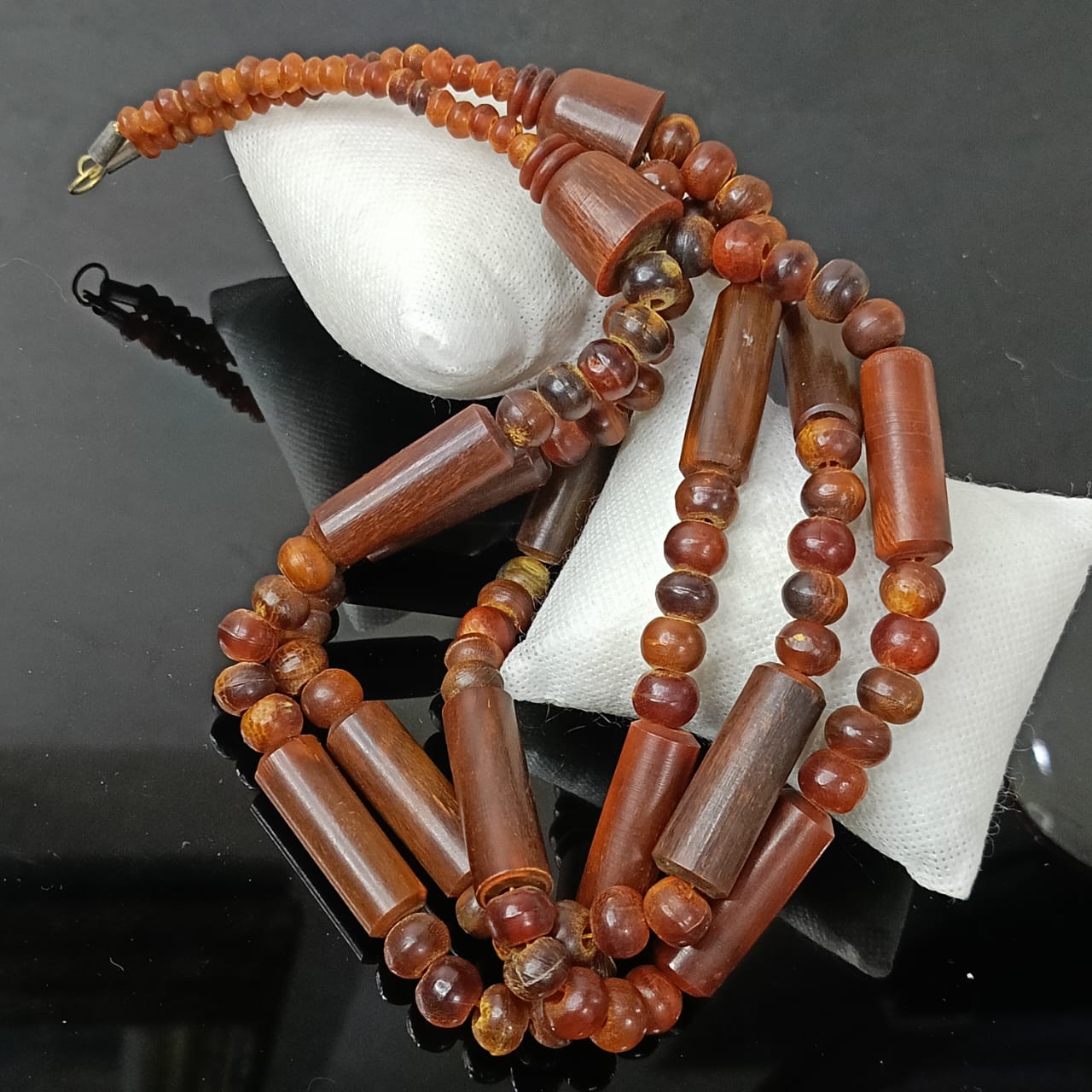 عقد تحفة نادر بعااج وحيد القرن خرتيت