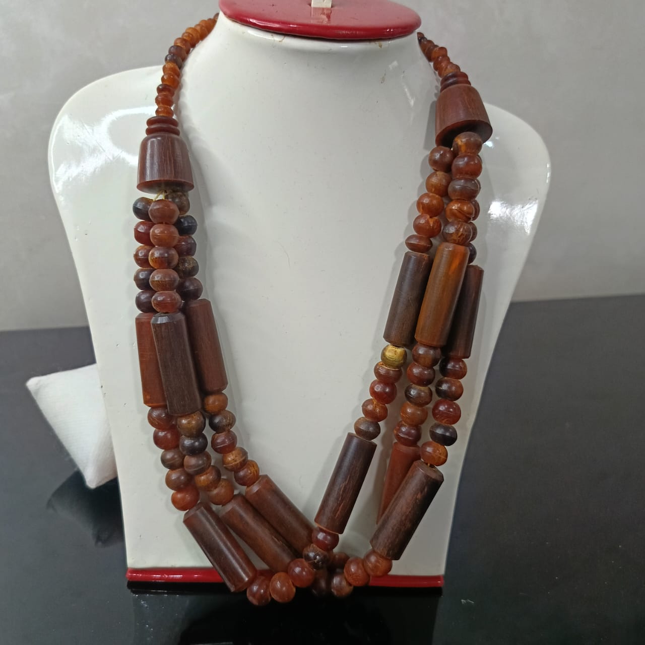 عقد تحفة نادر بعااج وحيد القرن خرتيت