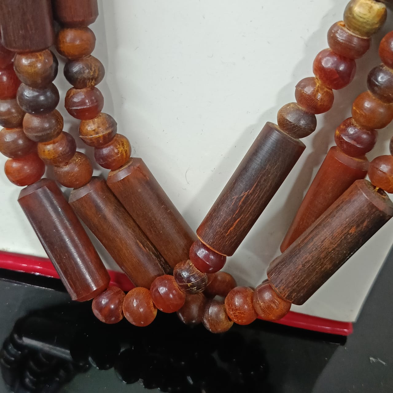 عقد تحفة نادر بعااج وحيد القرن خرتيت