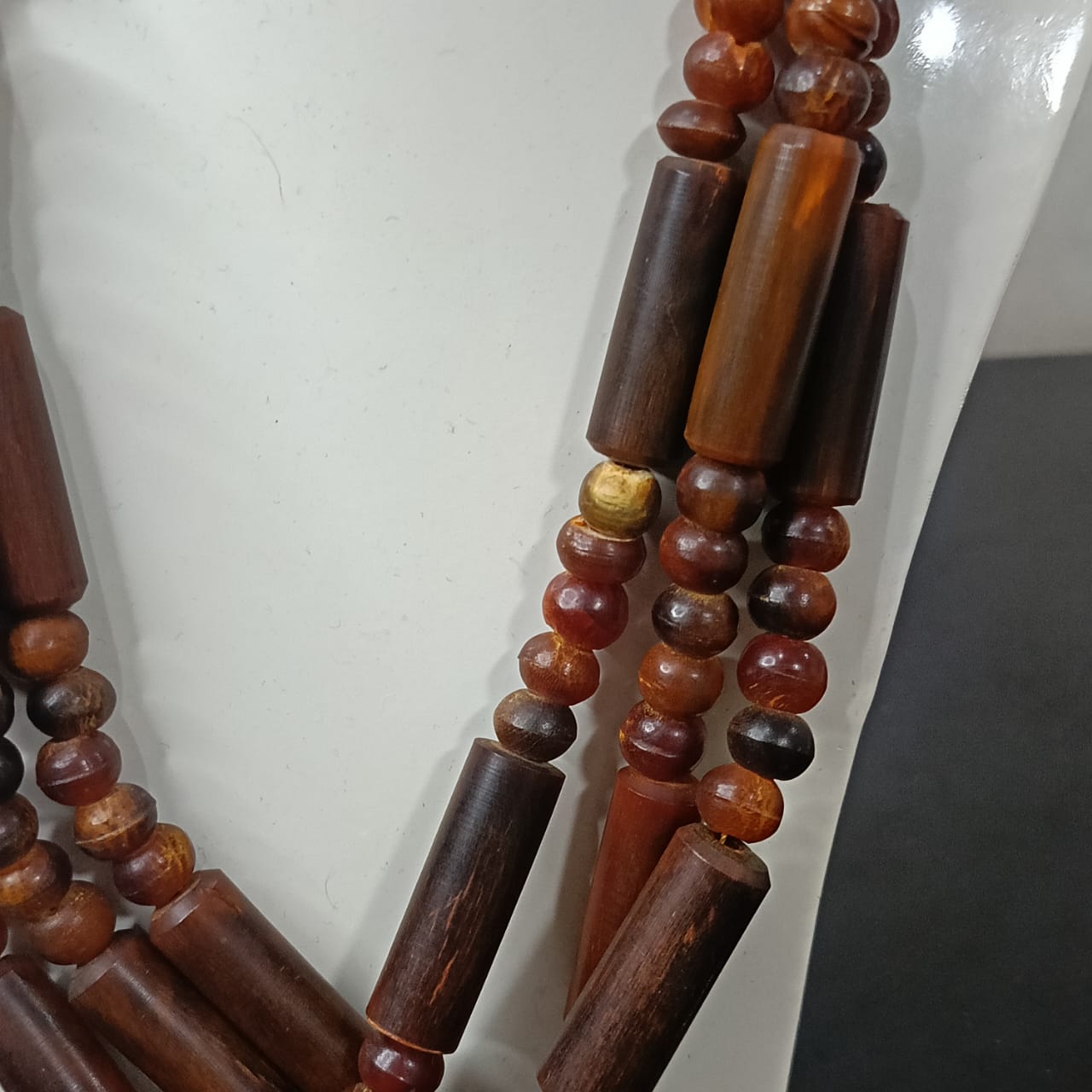 عقد تحفة نادر بعااج وحيد القرن خرتيت