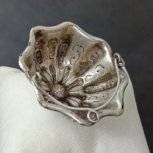 تحفة ديكور مغلفة بالفضة