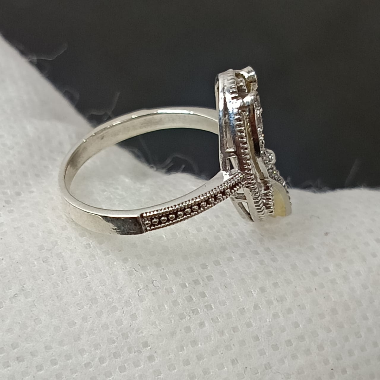 خاتم فضة نسائي و ذهب 9 عيار أبيض مرصع بحجر ماس