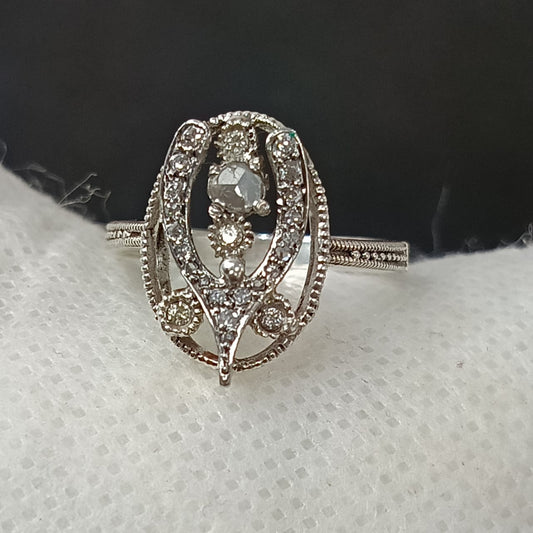 خاتم فضة نسائي و ذهب 9 عيار أبيض مرصع بحجر ماس