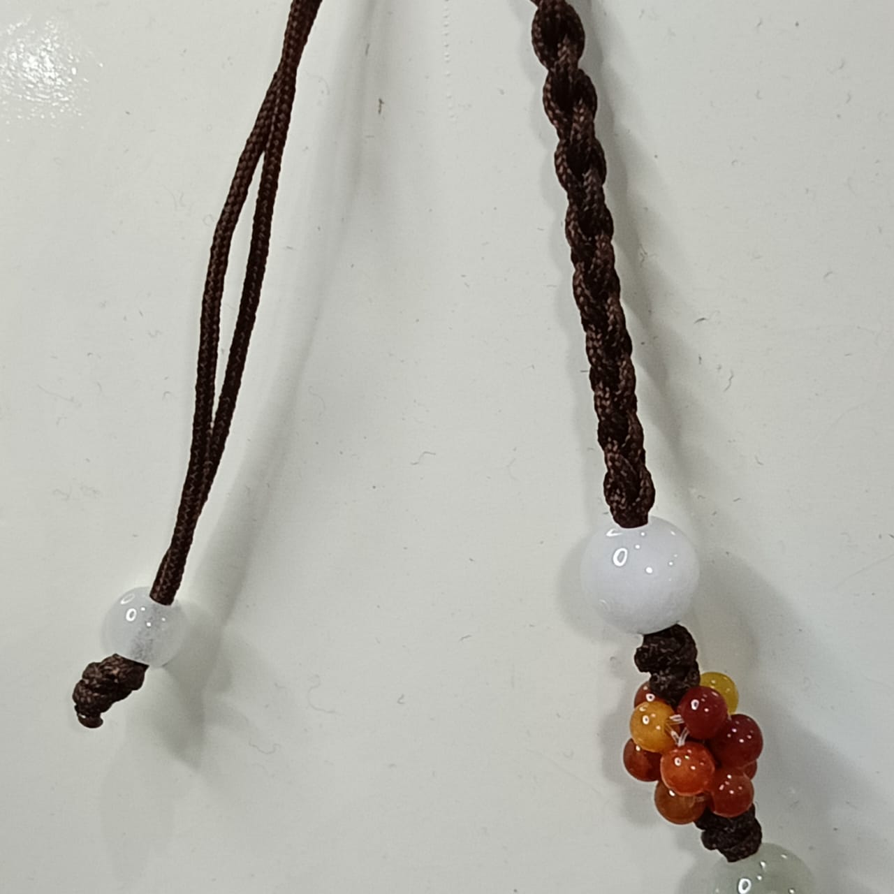 عقد تحفة بحجر جاد نقي