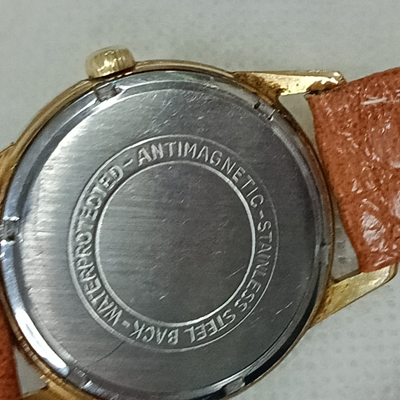 Montre mécanique vintage original plaqué or