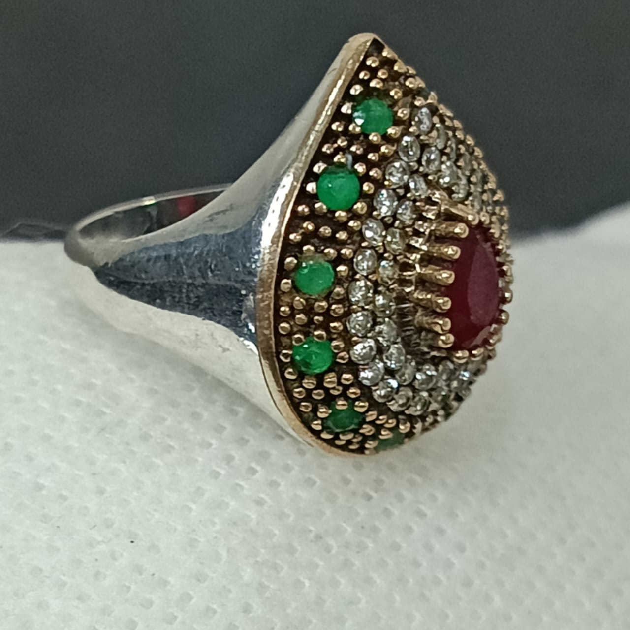 خاتم فضة نسائي مرصع بالأحجار كريمة