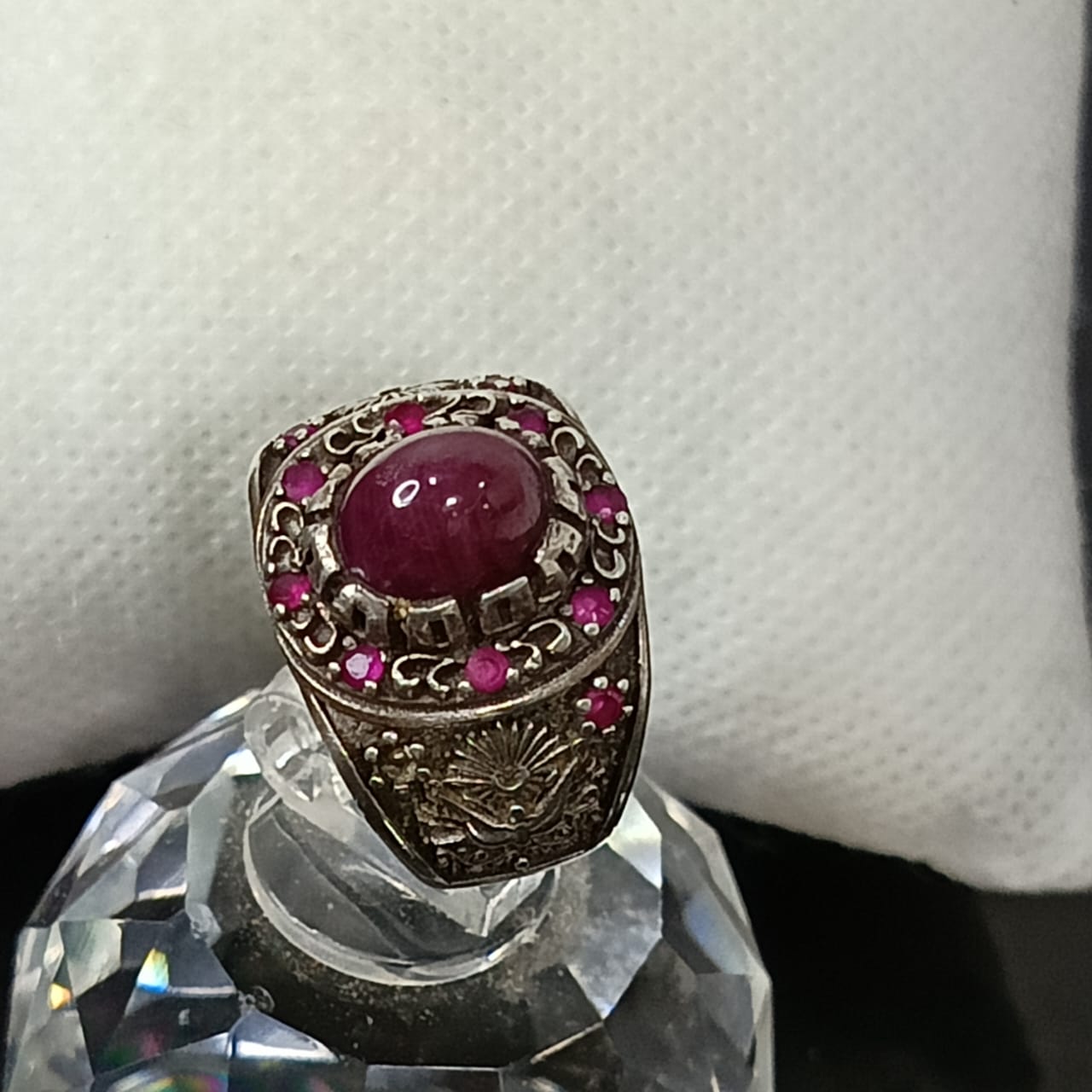 خاتم فضة أمريكي تخفة بحجر ياقوت