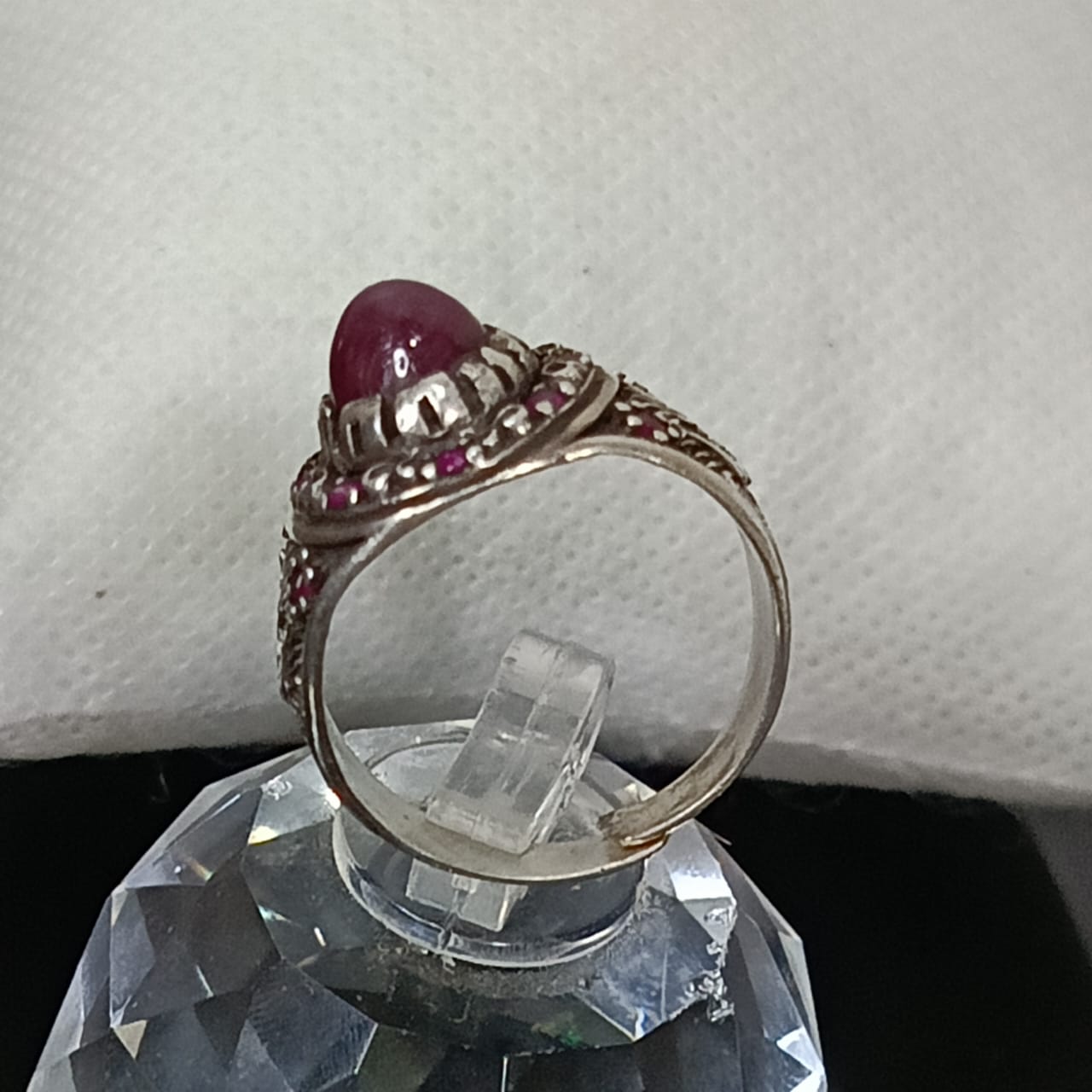 خاتم فضة أمريكي تخفة بحجر ياقوت