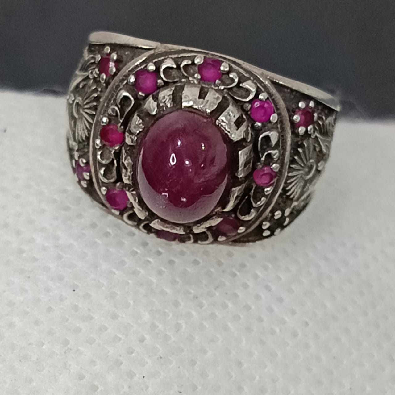 خاتم فضة أمريكي تخفة بحجر ياقوت